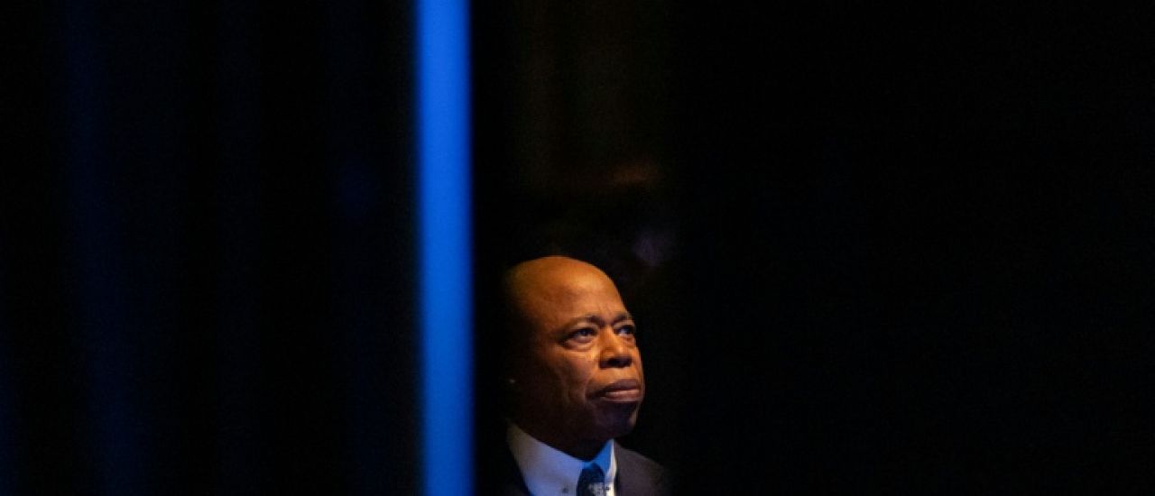 NEW-YORK : Eric Adams ou la déshérence d&rsquo;un maire