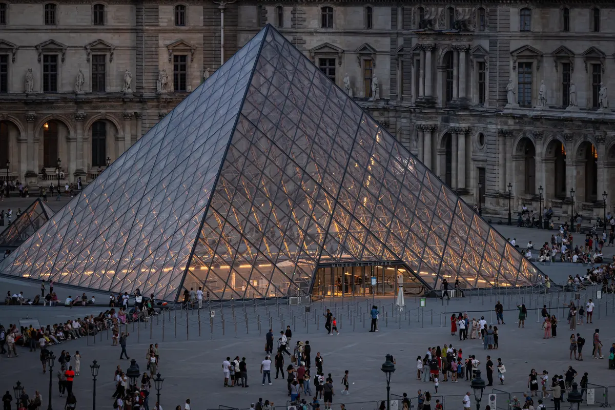 VOL AU LOUVRE : Un point sur l’enquête