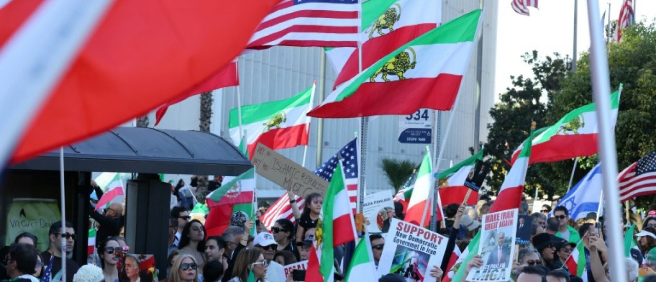 IRAN : Entre répression et négociation