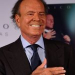 JULIO IGLESIAS : Plainte pour délits « sexuels » et « traite d&rsquo;êtres humains »