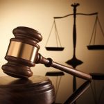 FRANCE / HOMMAGES : Lyon Paris, deux endroits, deux ambiances