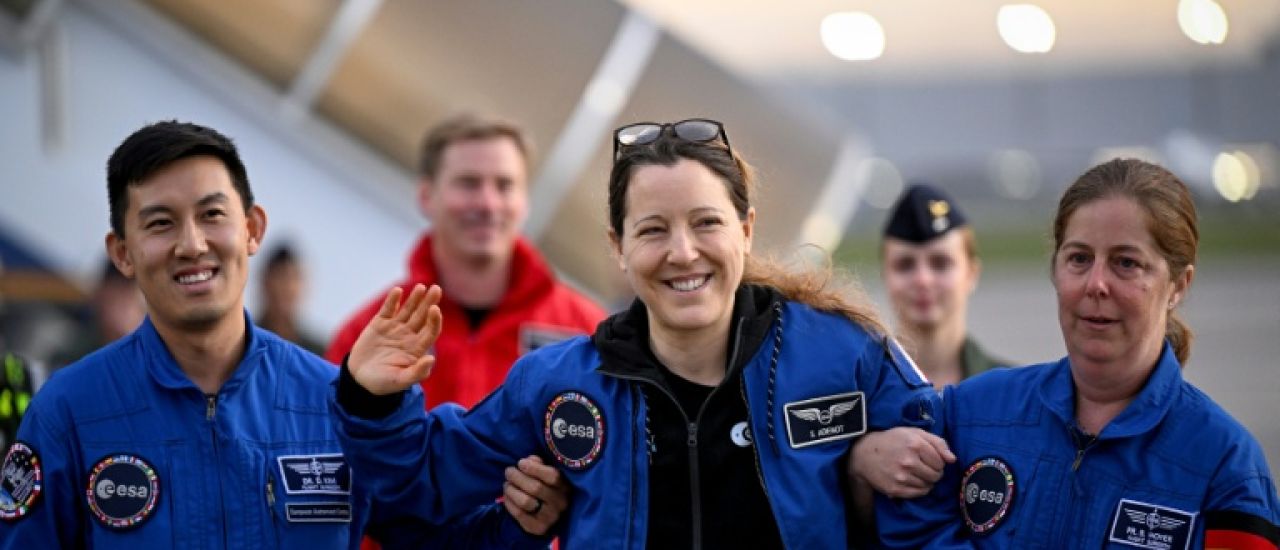 SOPHIE ADENOT : Depuis l’espace « il n’y a pas de frontières »
